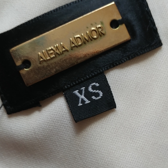 Alexa Admor Dress - Picture 5 of 8